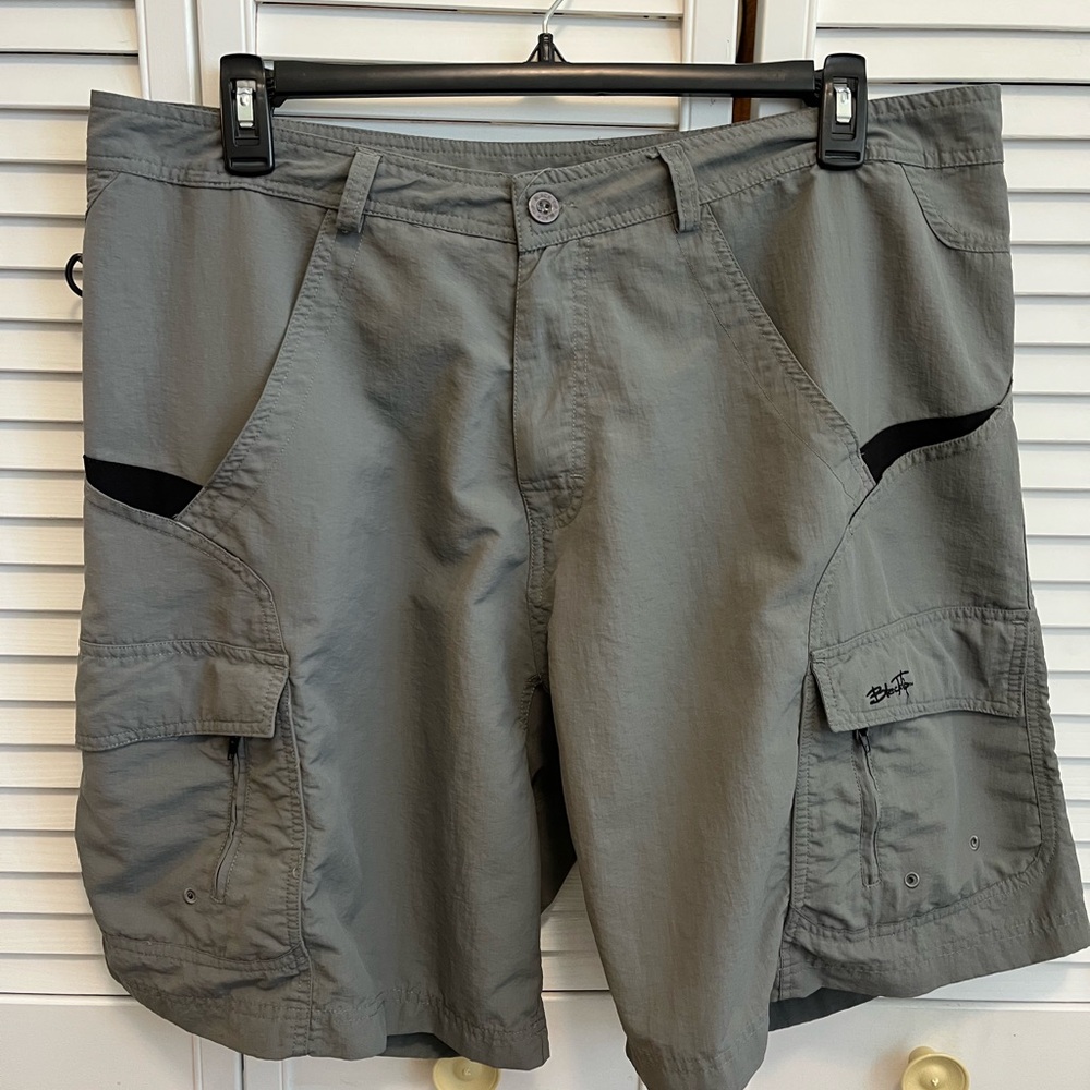 Men's Black Tip Gray Cargo Shorts